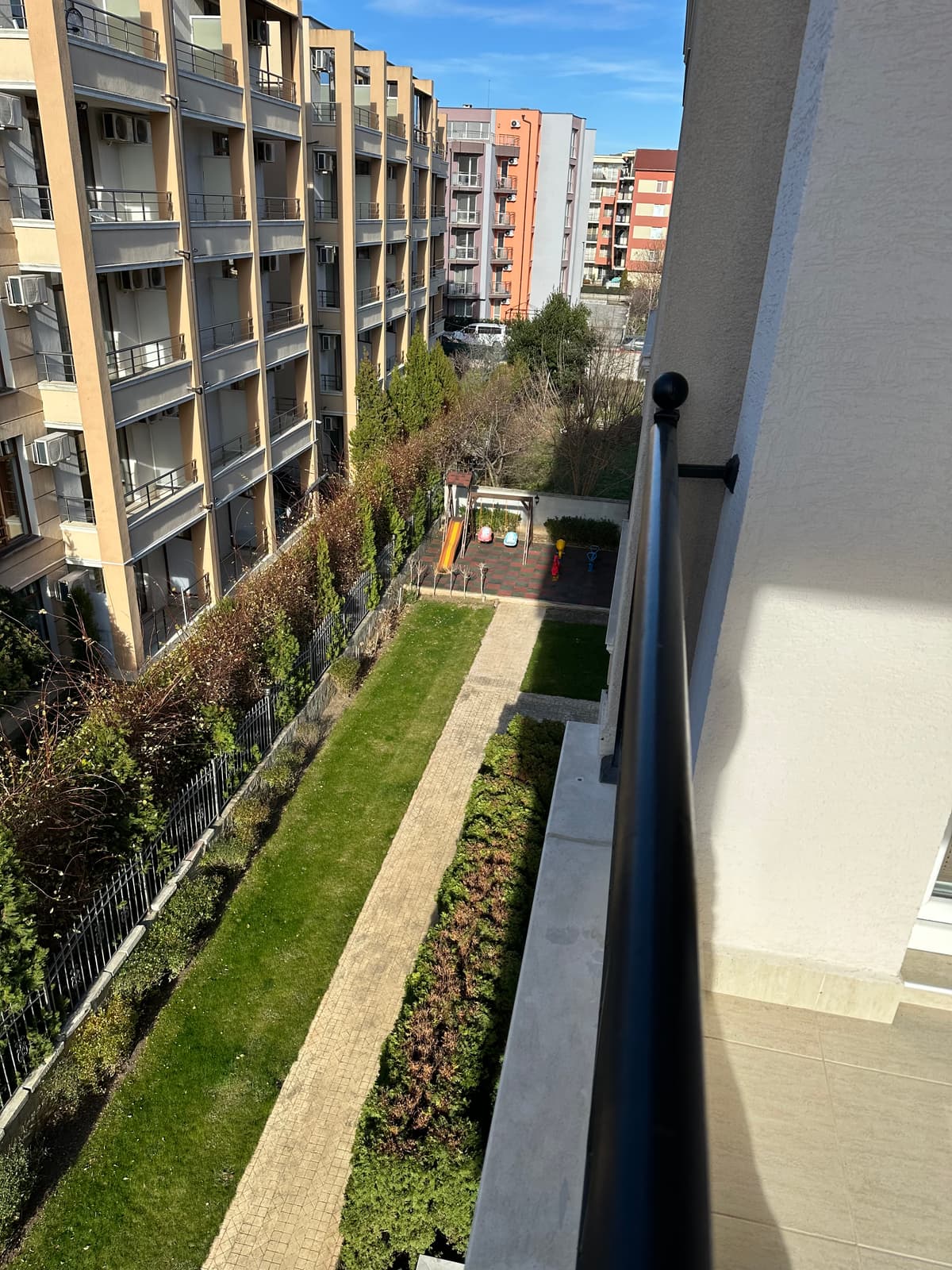 Персани 3 – Просторен апартамент на 3-ти етаж под наем 6