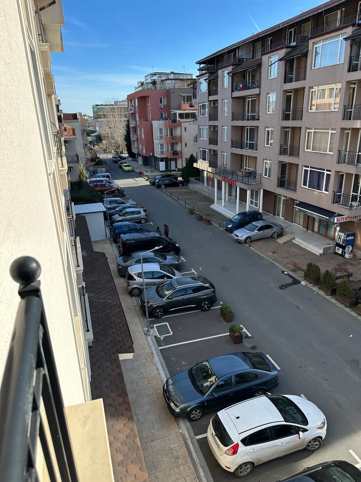 Персани 3 – Просторен апартамент на 3-ти етаж под наем 7