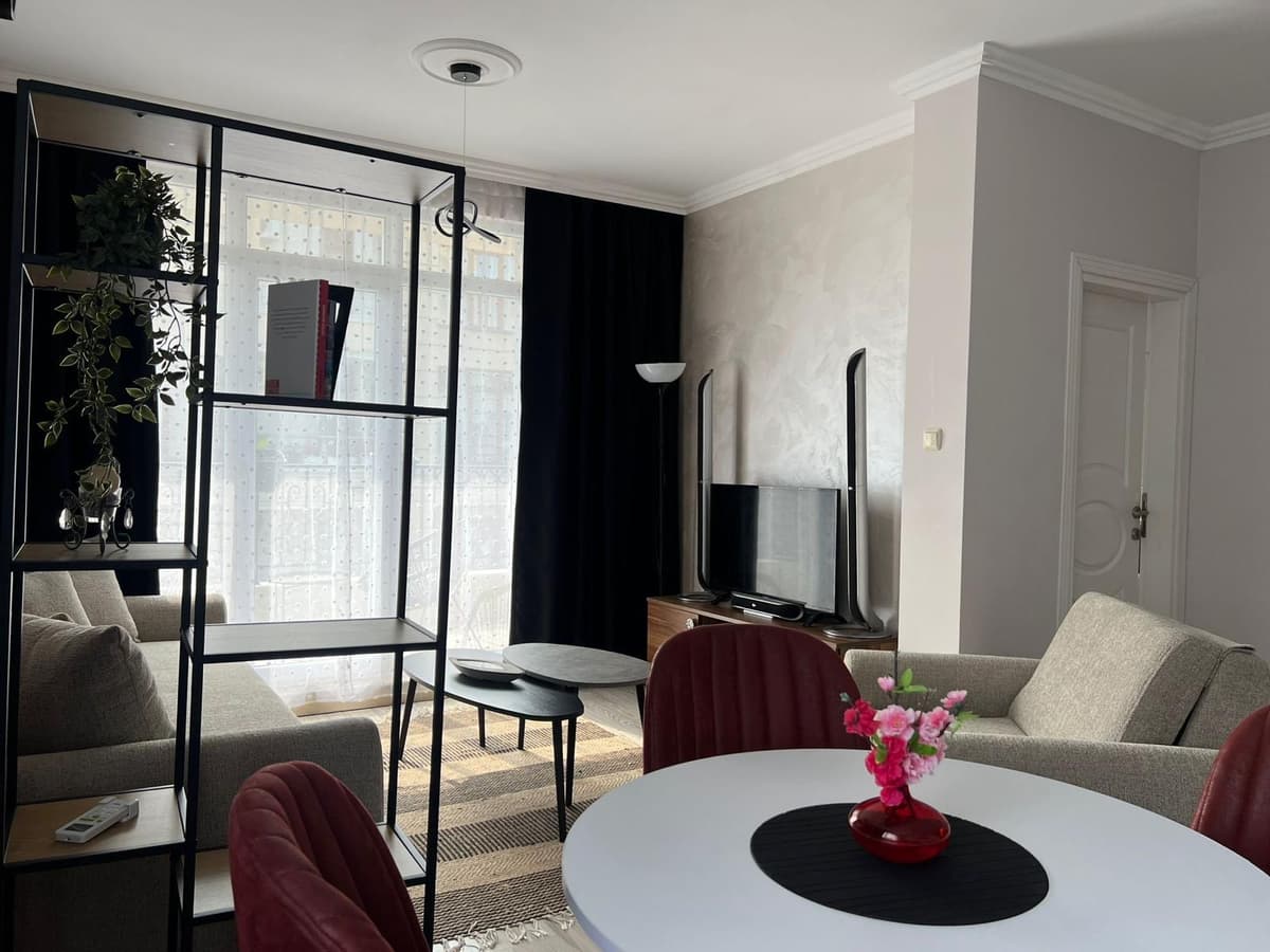 Персани 3 – Просторен апартамент на 3-ти етаж под наем 2