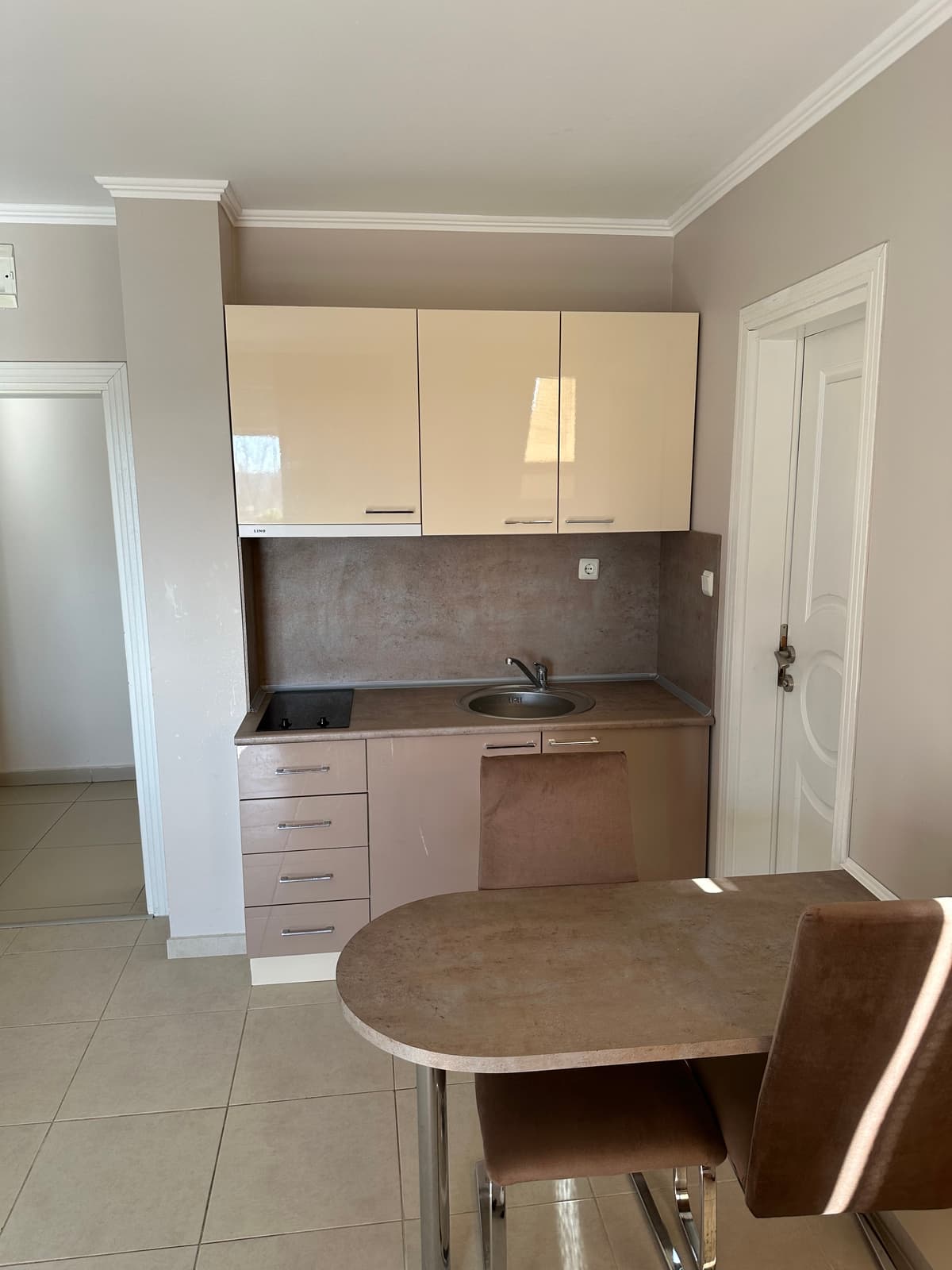 Persani 3 – Cozy 5th Floor Apartment for Rent 6