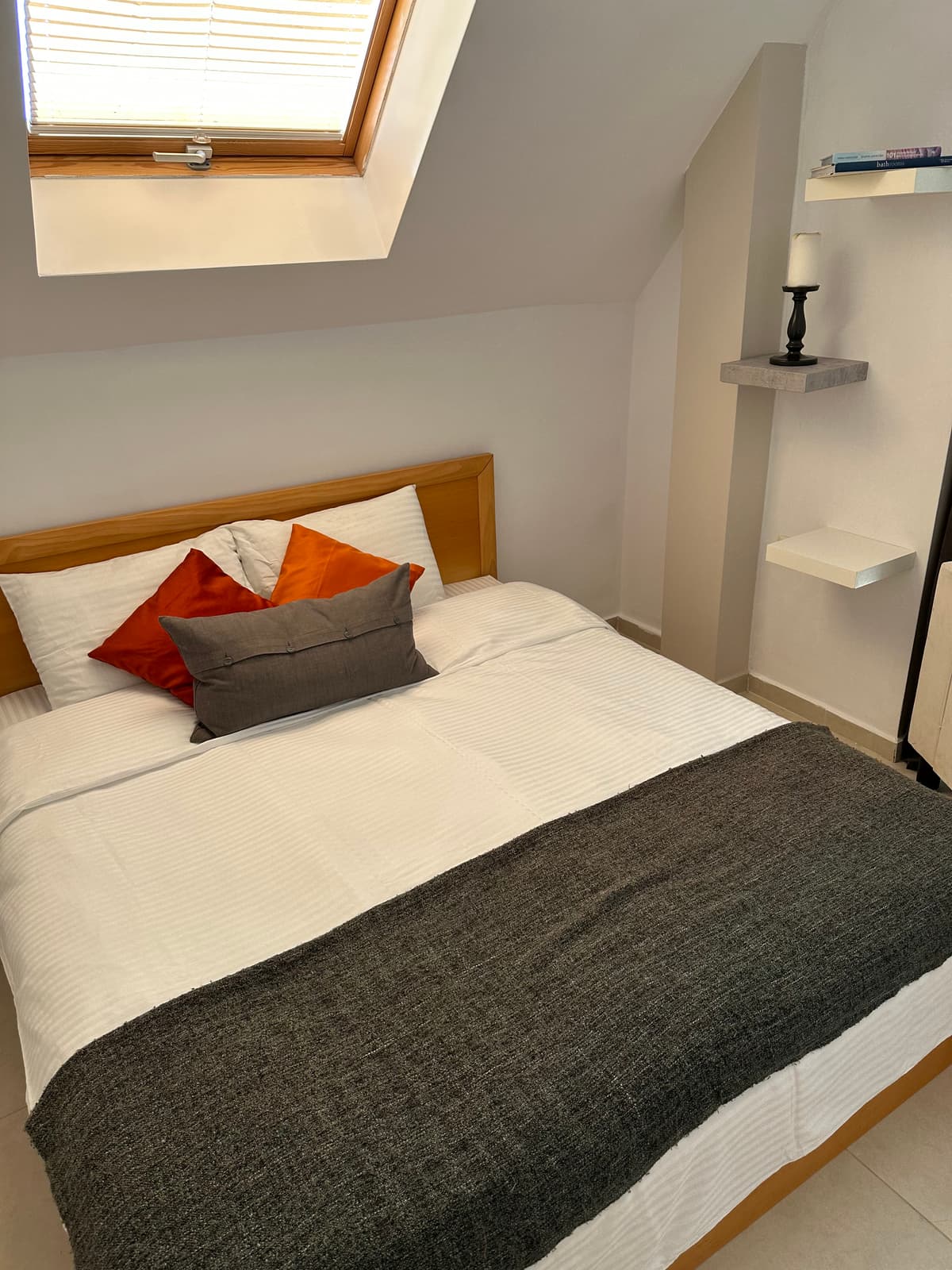 Persani 3 – Cozy 5th Floor Apartment for Rent 7