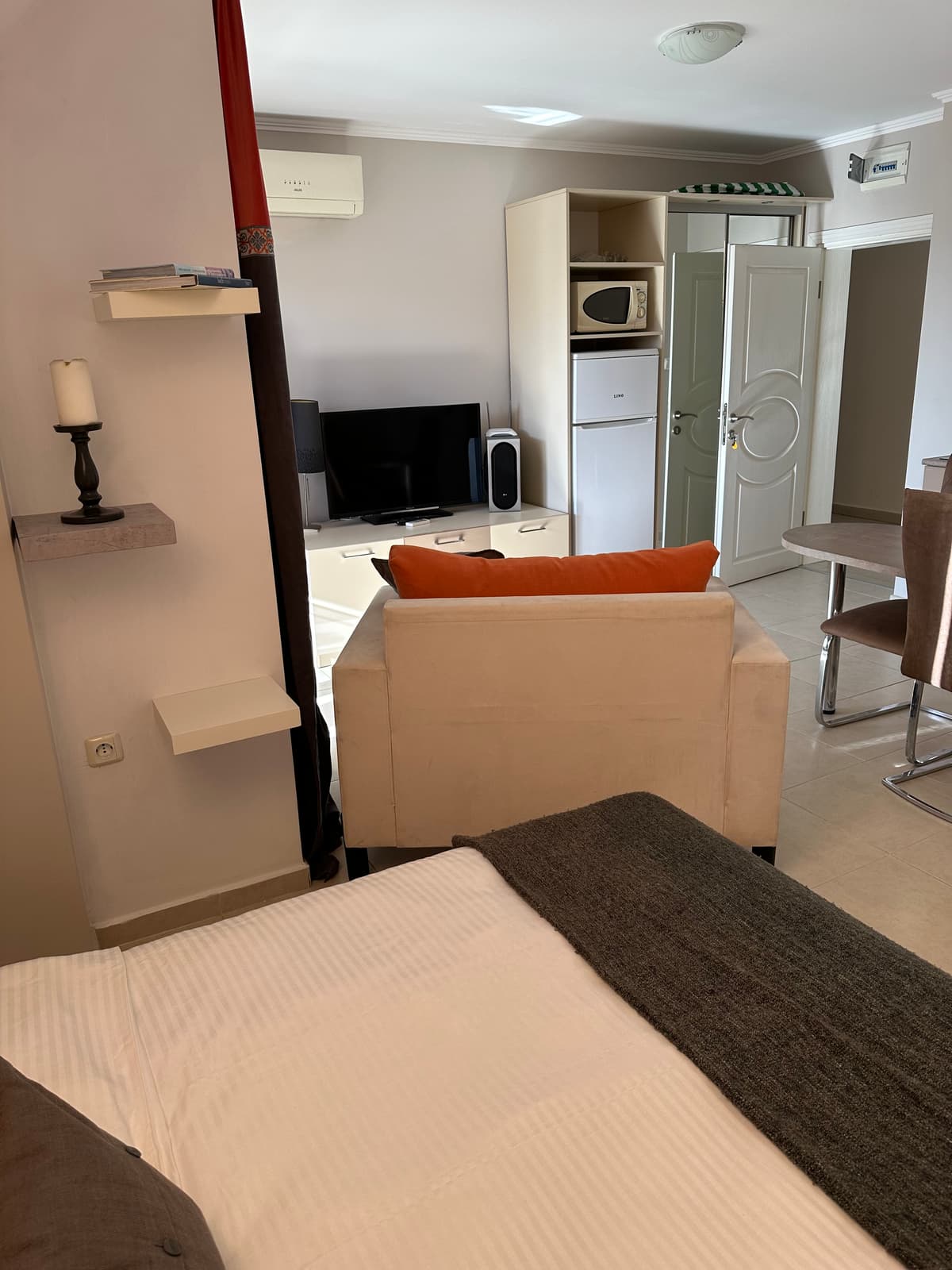 Persani 3 – Cozy 5th Floor Apartment for Rent 8