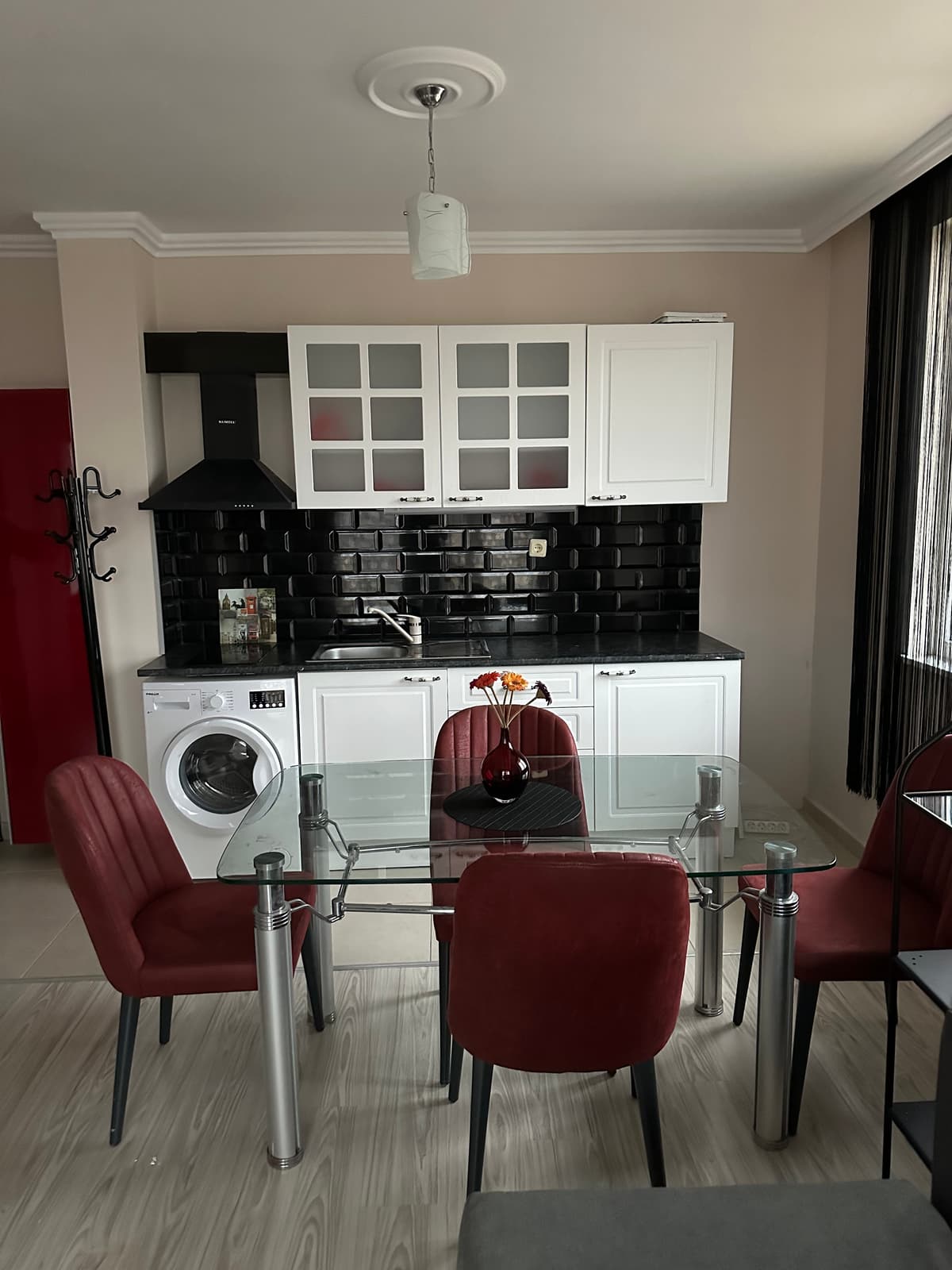 Persani 3 – Квартира с видом на бассейн на 4-м этаже в аренду 2